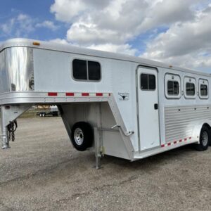 2000 Featherlite 3 Horse Gooseneck Trailer with Dressing Room