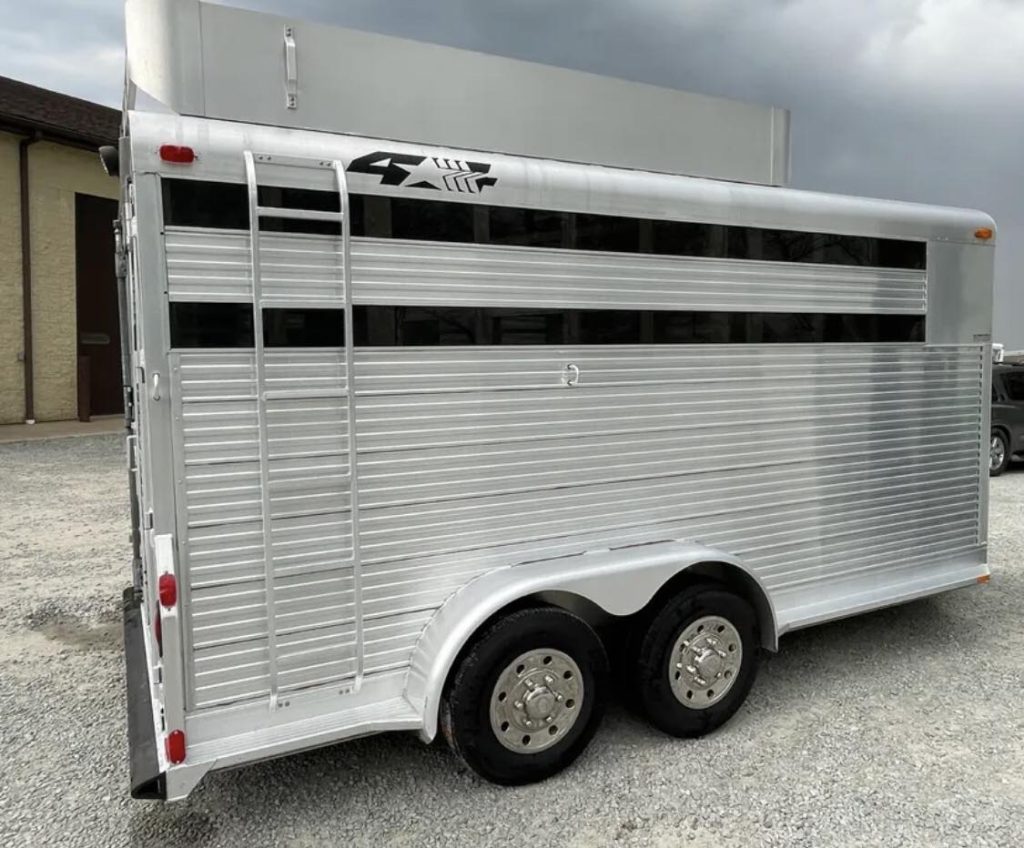1999 4 Star 2-Horse Reverse Load Trailer